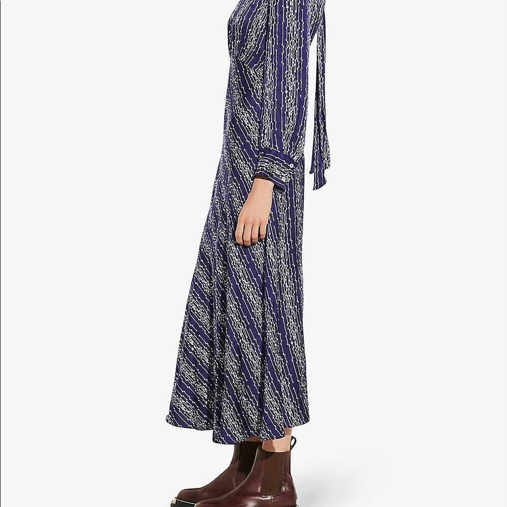 Beautiful Sandro Paris dress size 8. Never worn with tags.